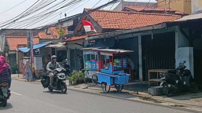 Seorang pelajar berinisial MA (16) disiram air keras oleh gerombolan siswa SMA pada Selasa (8/8/2023) pukul 15.30 WIB. Tampak lokasi penyiraman di Jalan Pisangan Lama III, Pisangan Timur, Pulogadung, Jakarta Timur, Selasa (8/8/2023). 