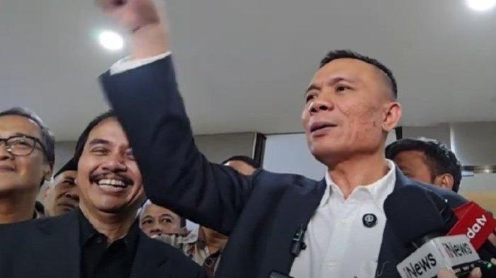 IJAZAH PALSU - Ahli Digital Foeensik Rismon Sianipar mengatakan hasil gelar perkara khusus ijazah Jokowi pada Rabu (9/7/2025), pihak Direktorat Tindak Pidana Umum (Dittipidum) Bareskrim Polri kalah telak.
