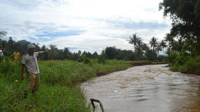Ataghan Suban di Pagaralam Dihantam Abrasi - Sripoku.com