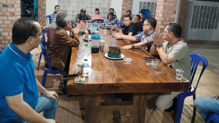 Segenap pasukan Tim Heri Amalindo menyerbu Posko Rumah Kayu HDCU, Musi II Palembang, Rabu (4/9/2024).