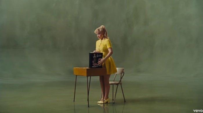 Translate Lirik Lagu What Was I Made For by Billie Elish OST Film