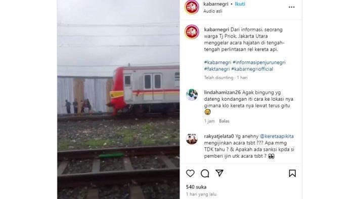 Potongan video viral di media sosial yang memperlihatkan tenda hajatan yang didirikan di perlintasan rel kereta api yang disebut terjadi di kawasan Tanjung Priok, Jakarta Utara.