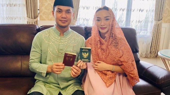 Zaskia Gotik dan Sirajuddin Mahmud gelar ijab kabul ulang, kini resmi menikah secara negara.
