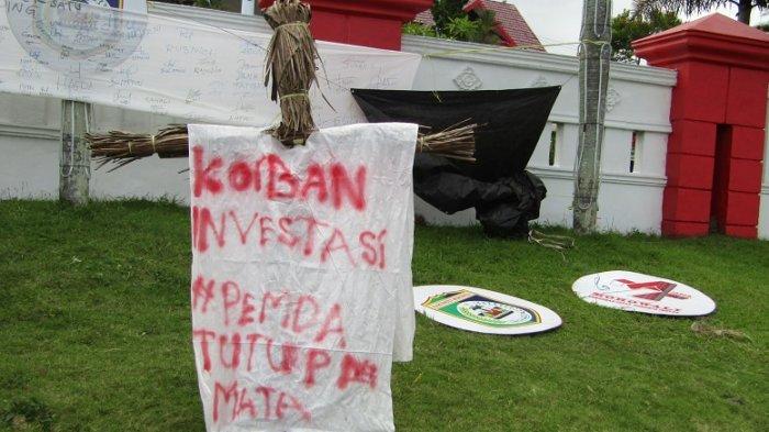 warga desa laroue menolak tambang