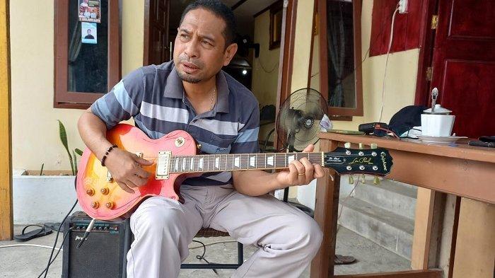 2 Hari Tinggalkan Kursi Bupati Donggala, Moh Yasin Tampil Pegang Gitar