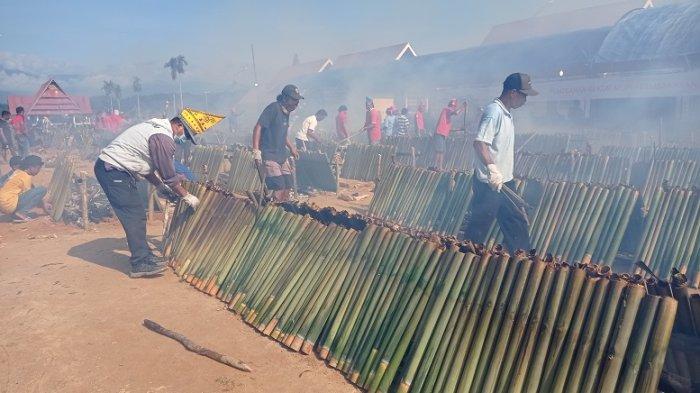 Suasana Pemecahan Rekor MURI 7.000 Bambu Inuyu, Jumat (21/10/2022).
