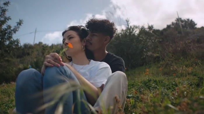 Those Eyes lagu yang menyentuh hati