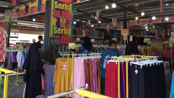 Warga Serbu Toko Serba Rp 35 Ribu di Palu Barat Jelang Lebaran ...