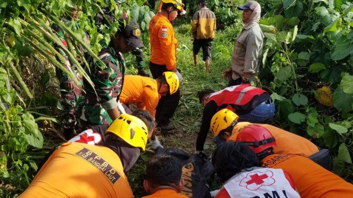 Setelah dilakukan pencarian selama 3 hari, korban hilang bernama Hijrah Adriani (5) alias Naya akhirnya ditemukan, Selasa (4/2/2025), pukul 16.18 WITA, meninggal dalam keadaan mengapung di rawa