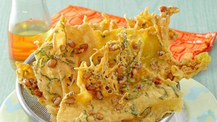 Rempeyek udang camilan renyah