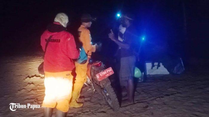 Tim Basarnas Merauke melakukan pencarian 1 unit speedboat yang hilang.