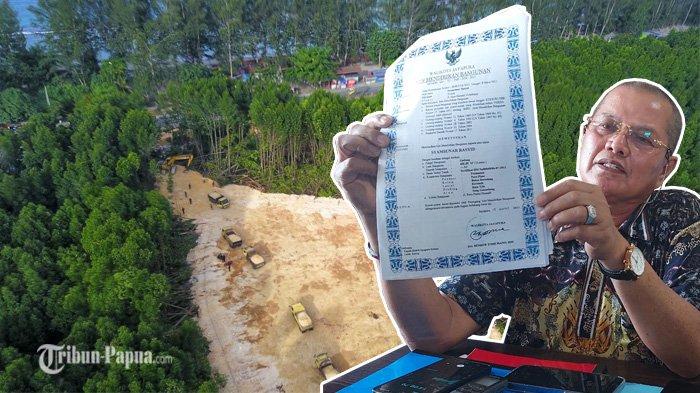Syamsunar Rasyid saat menunjukkan setivikat kepemilihan 10 hektar lahan hutan mangrove di taman wisata alam (TWA) Teluk Youtefa, Kota Jayapura.