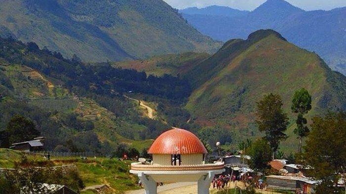 Tampak Tugu Pemerintah Kabupaten Lanny Jaya yang berada di Tenah Ibu Kota Tiom, Lanny Jaya.