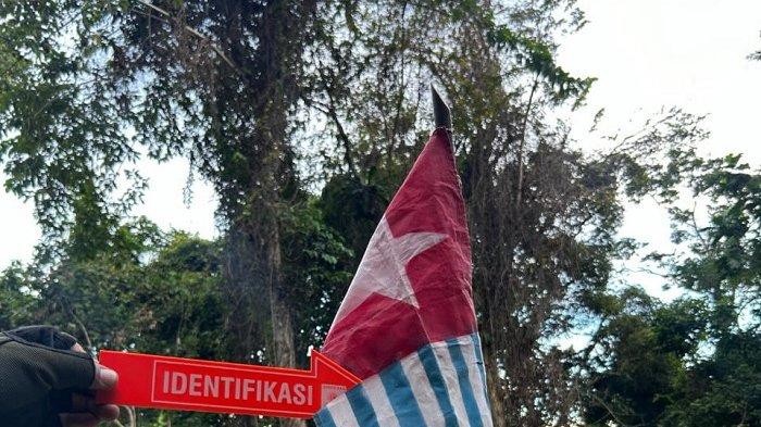 Tampak Bendera Bintang Kejora yang dipasang anggota TPNPB-OPM di Kepulauan Yapen.