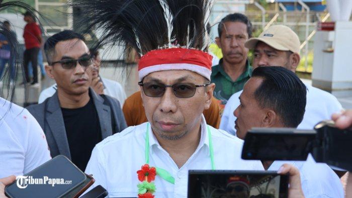 Bakal Calon Bupati Kabupaten Merauke periode 2024-2029, Hendrikus Mahuse ketika diwawancarai wartawan di Merauke, Papua Selatan.