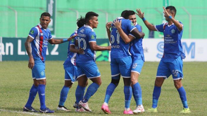 Badai Pasifik julukan PSBS Biak berhasil meraih kemenangan di kandang Persipal Palu dalam lanjutan babak 12 besar Grub Z kompetisi Pegadaian Liga 2. Laga kedua tim berlangsung di Stadion Galawise, Palu, Sulawesi Tengah, Senin (22/1/2024).