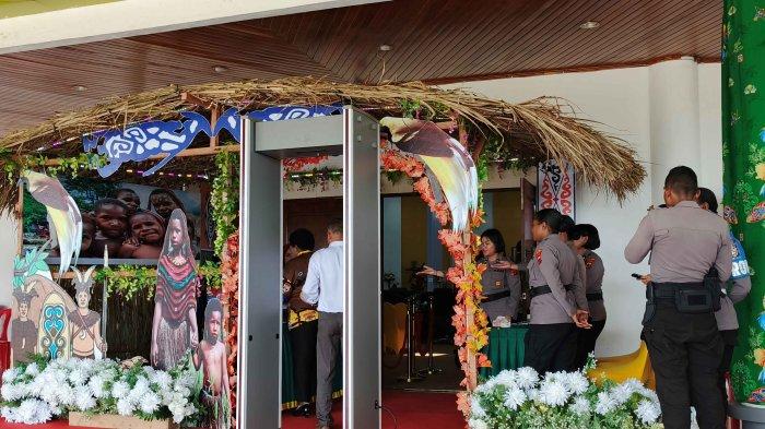 Suasana pengamanan di Kantor DPRD Mimika, Senin (25/11/2024)