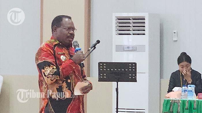 PENDIDIKAN -  Bupati Nabire Mesak Magai kembali mengusulkan agar pendidikan tingkat SMA dan SMK dikelola oleh Pemprov Papua Tengah.