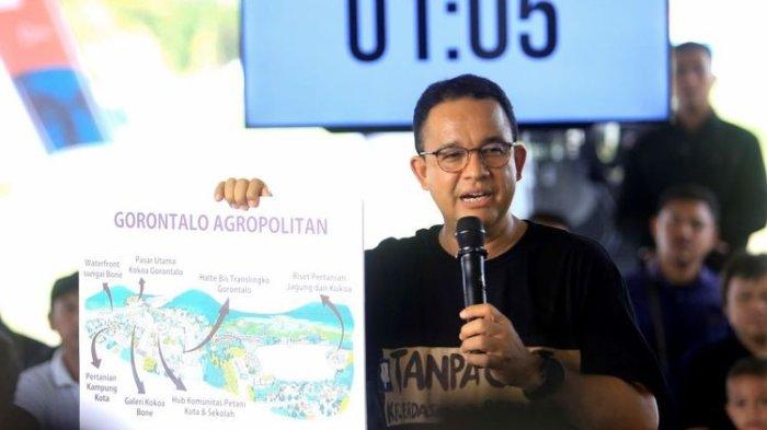 FOOD ESTATE GAGAL - Calon Presiden nomor urut 1 Anies Baswedan memaparkan program pertanian di hadapan kelompok tani dan warga di Bulotalangi Timur, Kabupaten Bone Bolango, Gorontalo, Senin (8/1/2024). Pada kegiatan itu Anies Baswedan memaparkan program pembangunan Gorontalo menjadi Kota Agropolitan atau kota jasa yang memfasilitasi kebutuhan pertanian dan pengolahan pangan. ANTARA FOTO/Adiwinata Solihin/Spt.(ANTARA FOTO/Adiwinata Solihin)