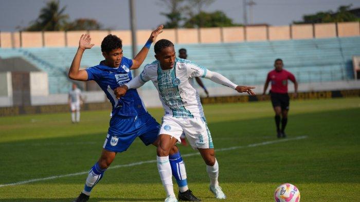 BEREBUT BOLA - PSIS Semarang menang 1-0, atas PSBS Biak pada laga pekan ketiga Liga 1 2024/2025 di Stadion H Moch Soebroto, Magelang, Jawa Tengah, Jumat (23/8/2024). PSBS Biak mengalami tiga kali kekalahan dan berada di posisi 17 klasemen sementara Liga 1. (Dok: Media Officer PSBS Biak)