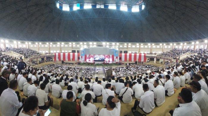 PELANTIKAN KPPS - Ribuan anggota Kelompok Penyelenggara Pemungutan Suara (KPPS) se Kota Jayapura untuk Pemilihan Umum 2024 mengikuti pelatikan di Audotorium Uncen, Kamis, (25/1/2024).