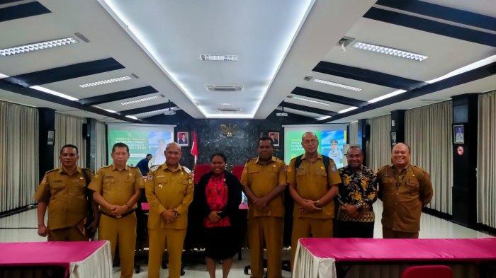 Penjabat Bupati Kabupaten Sarmi Markus Mansnembra menghadiri pertemuan di Kementerian Dalam Negeri Republik Indonesia, Selasa (05/03/2024) di Jakarta.