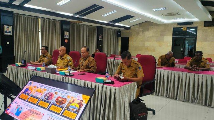 Penjabat Bupati Kabupaten Sarmi Markus Mansnembra melaporkan hasil kinerja di Kementerian Dalam Negeri Republik Indonesia, Selasa (05/03/2024) di Jakarta.