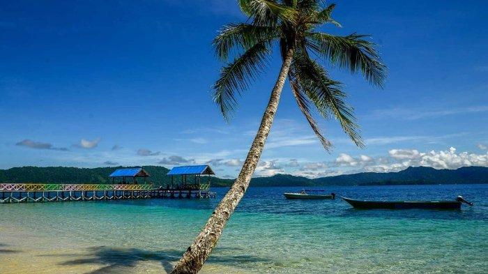 Wisata Papua: Pesona Pulau Rariau di Kawasan Taman Nasional Teluk ...