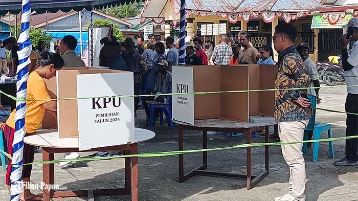 Suasana PSU di TPS 01 Kadun Jaya, Mimika, Papua Tengah, Sabtu (7/12/2024).