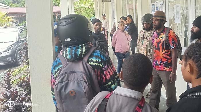 Suasana di Kantor BKD Kabupaten Mimika.
