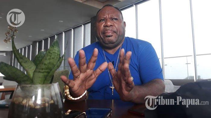 Wakil Ketua Komisi IV DPR Papua, Thomas Sondegau, membidangi infrastruktur dan sumber daya alam.