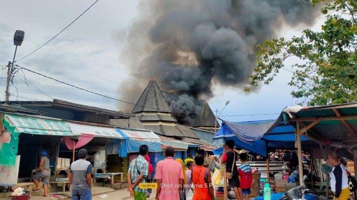 Warga Abepura di Kota Jayapura dikejutkan dengan kebakaran tiga lokasi bersamaan pada Minggu (07/01/2024) pagi. Peristiwa ini diduga disengaja oleh oknum yang masih dalam pemeriksaan.