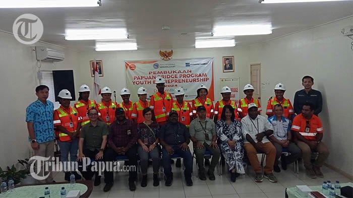 Tampak para peserta Papuan Bridge Program Youth Entrepreneurship 2024 di Institut Pertambangan Newangkawi (IPN) PT Freeport Indonesia (PTFI), Rabu (17/4/2024).
