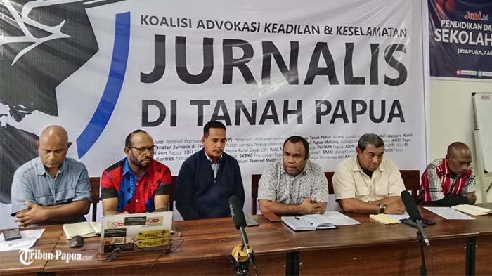 Jumpa pers Koalisi Advokasi Keadilan & Keselamatan Jurnalis di Tanah Papua berlangsung di kantor Redaksi Media Jubi di Waena, Kota Jayapura, Papua