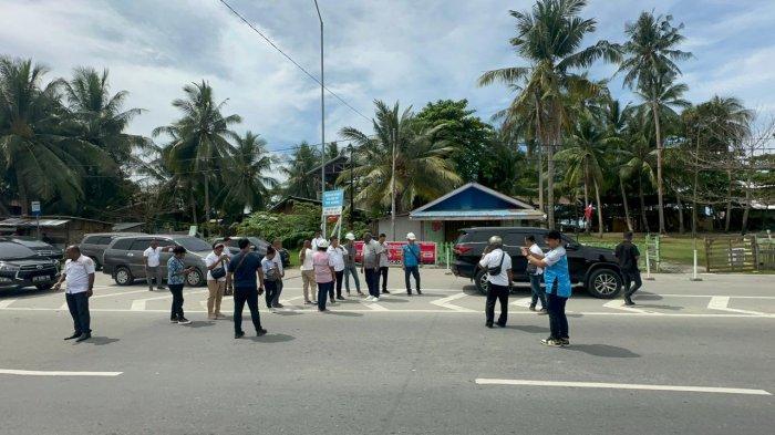 Ketua DPRD Kota Jayapya Abisai Rollo memanggil Dinas Perhubungan, PLN serta pihak terkait pada Rabu (3/7/2024) siang. Mereka bersama Manajer PT PLN UP3 Jayapura, Yakomina Marthafina Windesiati Senandi memantau jaringan listrik yang dipadamkan sejak PUN XX usai.