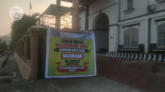 Hak Ulayat Belum Dibayar, Masyarakat Adat Kayu Batu Geruduk BUMN