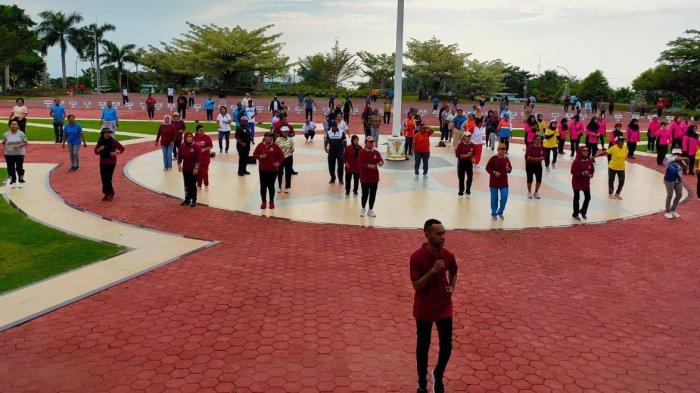 DWP Papua Barat Gelar Senam Bersama, Ria Fonataba: Supaya ASN Semangat ...