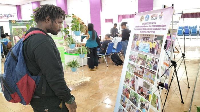 WWF INDONESIA - Universitas Papua (Unipa) dan World Wide Fund for Nature (WWF) Indonesia menggelar seminar dan pameran ilmiah bertajuk, “Menokok Sumber Daya Manusia dan Alam di Papua”, di Manokwawari, Papua Barat, Rabu (4/10/2023).