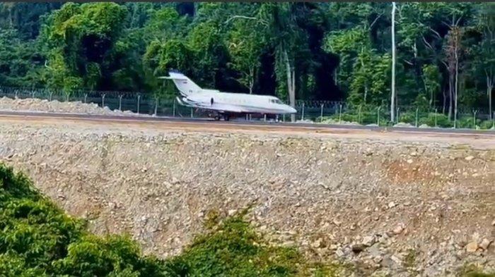 Hawker PK-CAR Jadi Pesawat Pertama yang Mendarat di Bandar Udara Siboru
