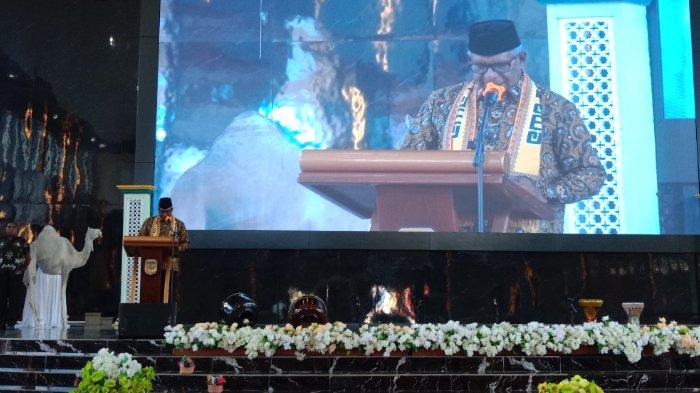 IBADAH HAJI 2025 - Pelepasan keberangkatan calon jemaah haji Kabupaten Mimika 2025 oleh Bupati Mimika Johannes Rettob di Gedung Eme Neme Yauware, Mimika, Sabtu (10/5/2025).