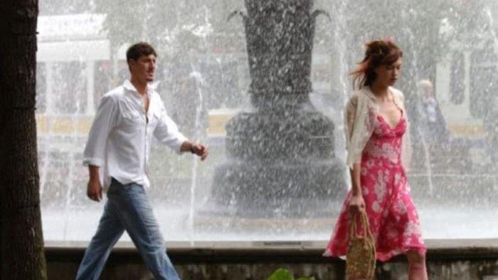 Cuma Disini, NONTON Film Lie with Me 2005 Sub Indo Full Movie, Kisah