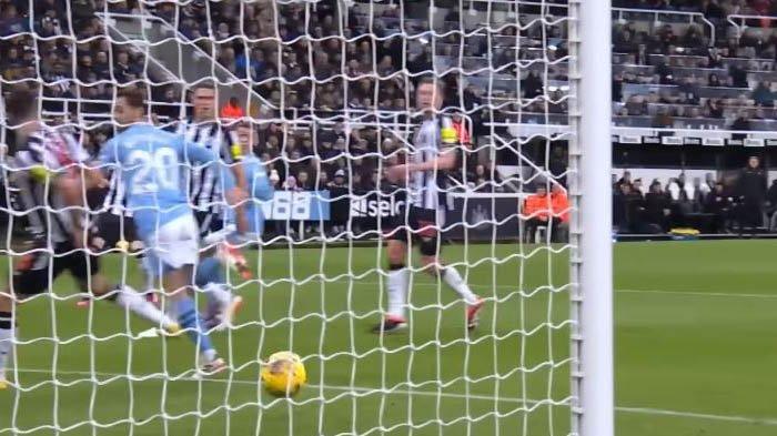 Detik-detik gol Bernanrdo Silva