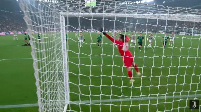 Gol tendnagan bebas Dusan Vlahovic