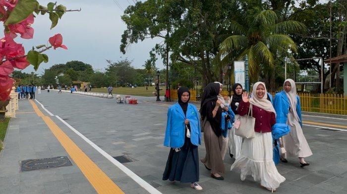 STUDY TOUR - Mahasiswa UIN Suska Riau study tour ke kawasan Istana Siak, Kamis (29/5/2025).