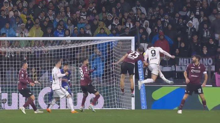 Inilah detik-detik heading keras Vlahovic yang membobol gawang Salernitana