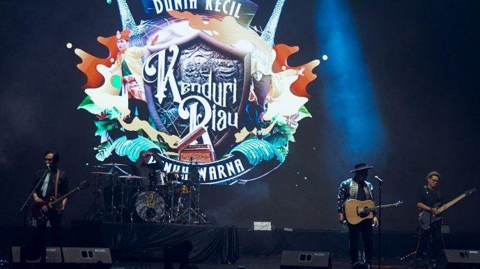 Band Padi Reborn tampil sebagai pemuncak acara Kenduri Riau 2024 yang digelar di Bandar Serai, Pekanbaru pada Minggu (20/10/2024)