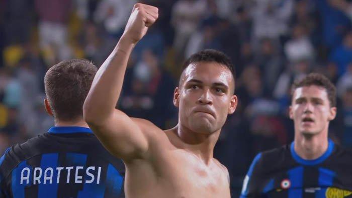 Lautaro Martinez selebrasi usai cetak gol ke gawang Napoli