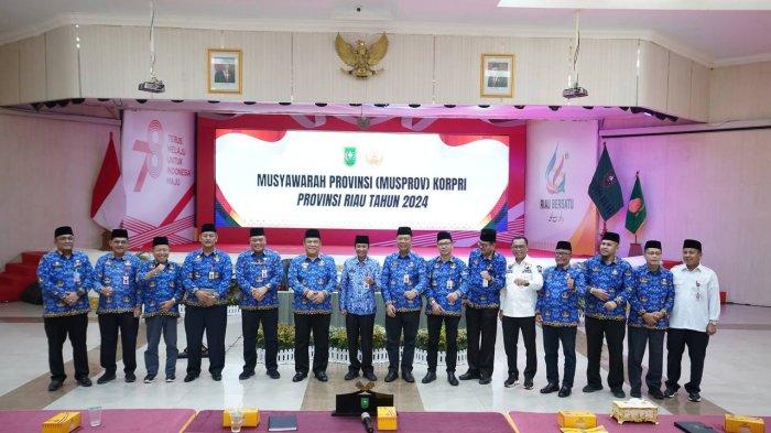 Penjabat (Pj ) Gubernur Riau (Gubri) SF Hariyanto menghadiri Musyawarah Provinsi (Musprov) KORPRI Provinsi Riau di Balai Serindit Pekanbaru, Rabu (12/06/2024).