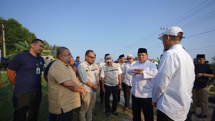 Pj Gubernur Riau SF Hariyanto didampingi Walikota Dumai, Paisal melakukan peninjauan ke Jembatan Duplikat Sungai Masjid Kota Dumai.