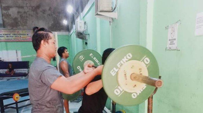 Paralimpian angkat besi Riau latihan persiapan Peparnas 2024